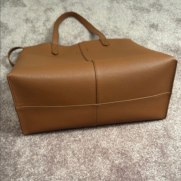 Large Leather Bag - Picture 11 of 16